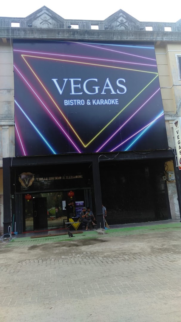 Vegas Bistro Dan Karaoke Photo