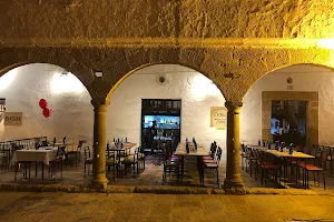 Restaurante los portales sede centro image