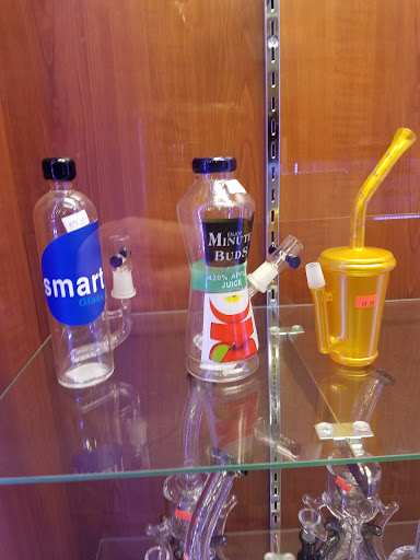 Vaporizer Store «Vape City Smoke Shop», reviews and photos, 406 Washington St, Holliston, MA 01746, USA