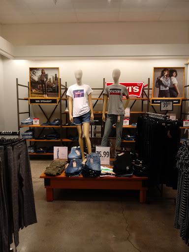 Shopping Mall «Chapel Hill Mall», reviews and photos, 2000 Brittain Rd, Akron, OH 44310, USA