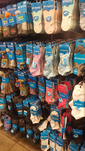 Sportswear Store «Columbia Sportswear Outlet Store», reviews and photos, 18539 Outlet Blvd #606, Chesterfield, MO 63005, USA