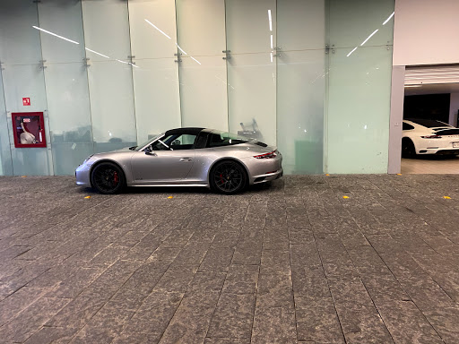 Concesionario Porsche Ciudad López Mateos