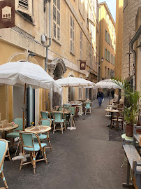 Atmosphère du Restaurant servant le petit-déjeuner Marinette à Nice - n°3