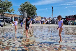 Harbour Fountains image