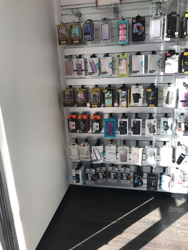 Cell Phone Store «ClickAway Campbell Downtown - Verizon Store + Phone Repair + Computer Repair», reviews and photos, 535 W Hamilton Ave, Campbell, CA 95008, USA