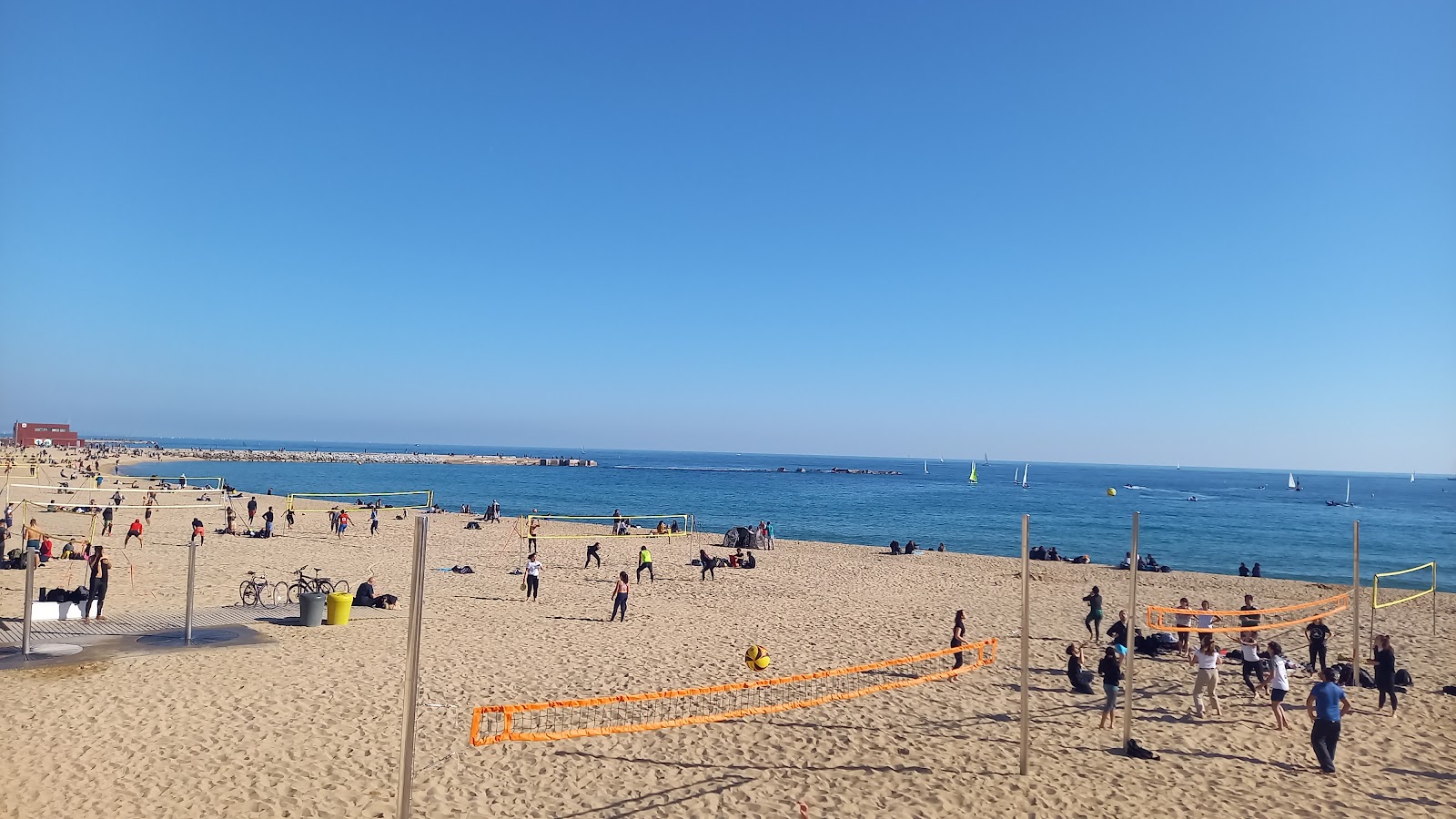 Foto de Playa Barcelona área de comodidades