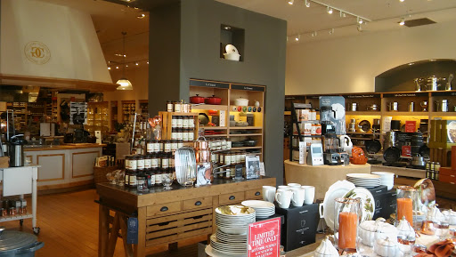 Kitchen Supply Store «Williams-Sonoma», reviews and photos, 200 Evergreen Way #256, South Windsor, CT 06074, USA