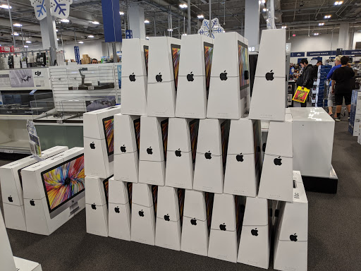 Shopping Mall «West Hollywood Gateway», reviews and photos, 7100 California Route 2, Los Angeles, CA 90046, USA