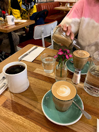Cappuccino du Restaurant servant le petit-déjeuner Holybelly à Paris - n°7