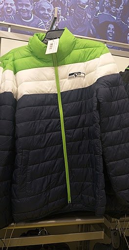 Stores to buy men's quilted vests Seattle