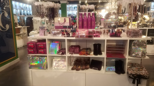 Fashion Accessories Store «Charming Charlie», reviews and photos, 1028 Old Country Rd, Garden City, NY 11530, USA