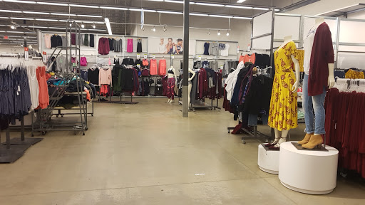 Clothing Store «Old Navy», reviews and photos, 90 Pleasant Valley St, Methuen, MA 01844, USA