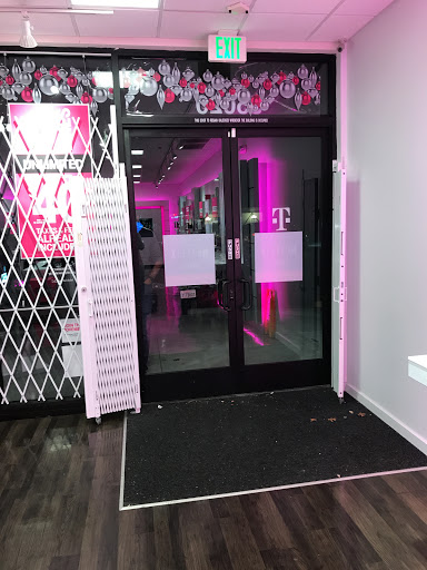 Cell Phone Store «T-Mobile», reviews and photos, 35020 Newark Blvd, Newark, CA 94560, USA