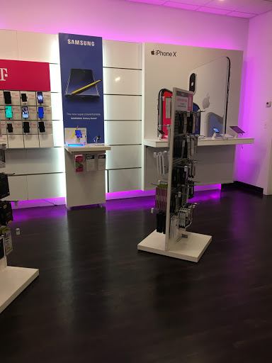 Cell Phone Store «T-Mobile», reviews and photos, 521 Belmont St, Brockton, MA 02301, USA