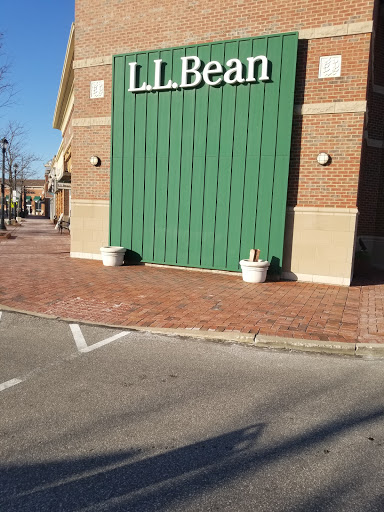 Clothing Store «L.L. Bean», reviews and photos, 25225 Cedar Rd, Lyndhurst, OH 44124, USA