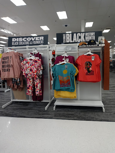 Department Store «Target», reviews and photos, 300 S Randall Rd, Elgin, IL 60123, USA