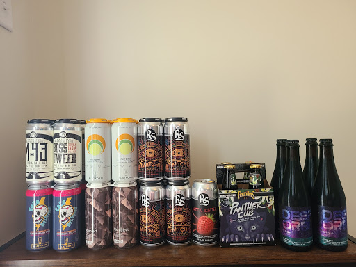 Beer Store «Holloway Beverage Center», reviews and photos, 7130 Airport Hwy, Holland, OH 43528, USA