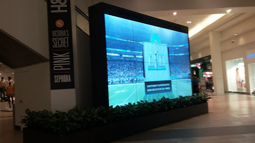 Clothing Store «H&M», reviews and photos, 5007 N Montclair Plaza Ln, Montclair, CA 91763, USA