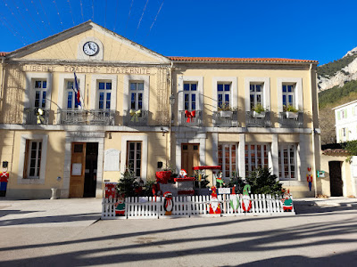 Mairie à Le Revest-les-Eaux