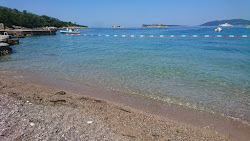 Φωτογραφία του Mirishta beach και η εγκατάσταση