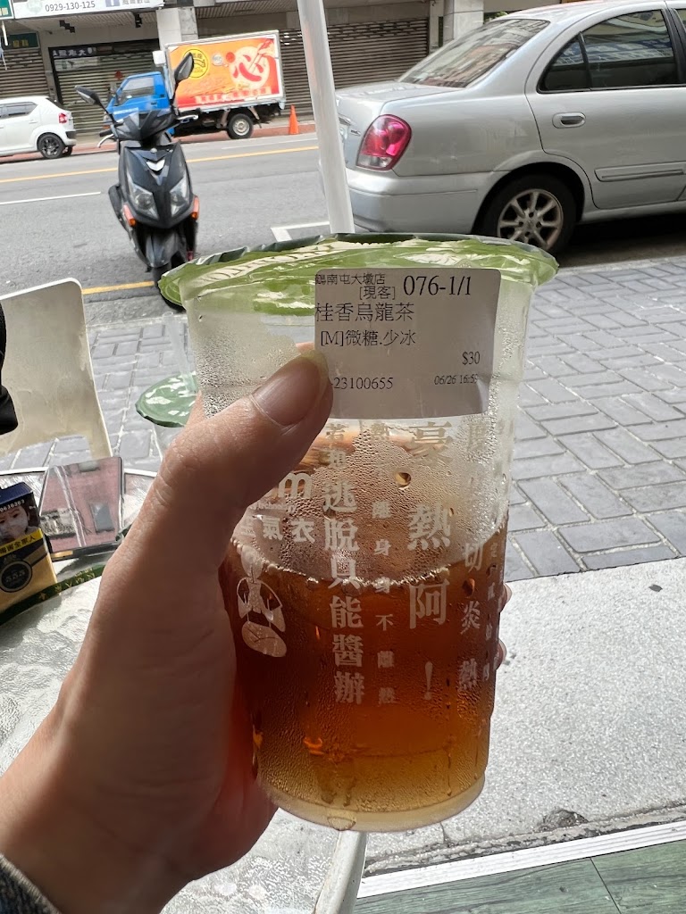 鶴茶樓- 鶴頂紅茶商店(南屯大墩店)/台中必喝/飲料/冰沙 的照片