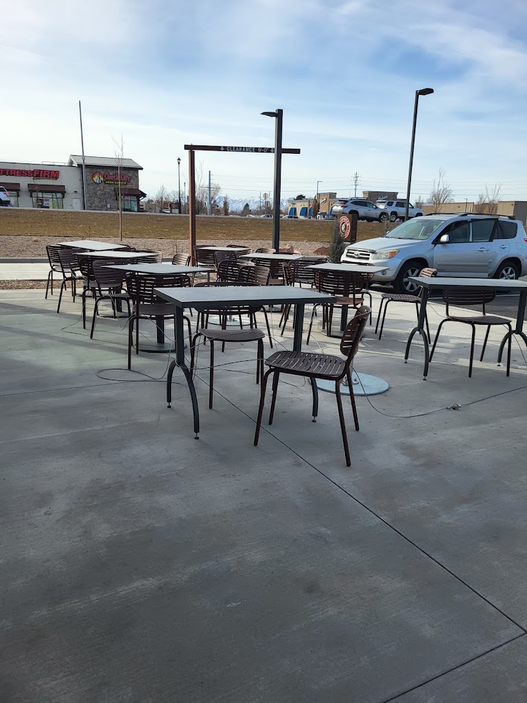 Chipotle Mexican Grill 84660