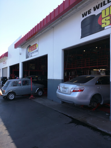 Tire Shop «Discount Tire Store - San Diego, CA», reviews and photos, 5860 Miramar Rd, San Diego, CA 92121, USA