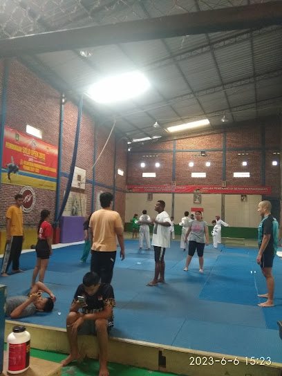 Toraja Sport Badminton & Futsal - Pundunggede Jalan Kelut Barat 1, RT.02/RW.09, Joglo, Kec. Banjarsari, Kota Surakarta, Jawa Tengah 57136, Indonesia