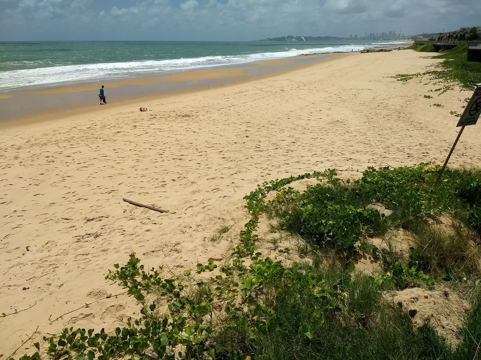 Fotografija Plaža Mae Luiza z dolga ravna obala