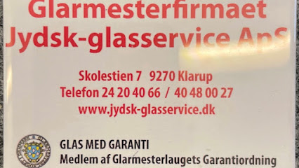 glas til brændeovn . Glarmesterfirmaet jydskglasservice .