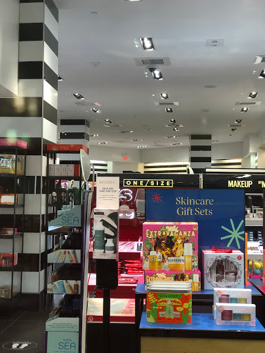 Cosmetics Store «SEPHORA», reviews and photos, 2800 Clarendon Blvd r550, Arlington, VA 22201, USA