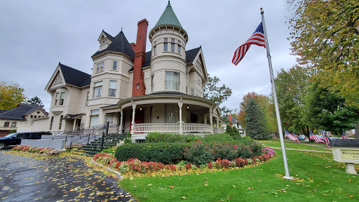 Funeral Home «Reynolds-Jonkhoff Funeral Home», reviews and photos, 305 6th St, Traverse City, MI 49684, USA