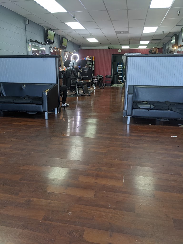 Uppercut's Barber Shop 70810