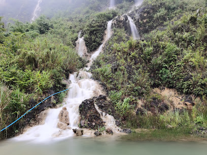 น้ำตกผาแดง Pha Daeng Waterfall