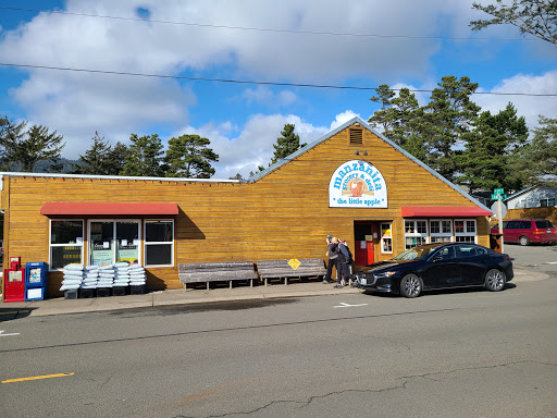 Grocery Store «Manzanita Market: The Little Apple», reviews and photos, 193 Laneda Ave, Manzanita, OR 97130, USA
