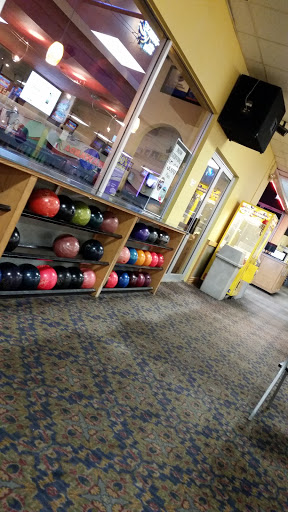 Bowling Alley «Tonawanda Bowling Center», reviews and photos, 574 Young St, Tonawanda, NY 14150, USA