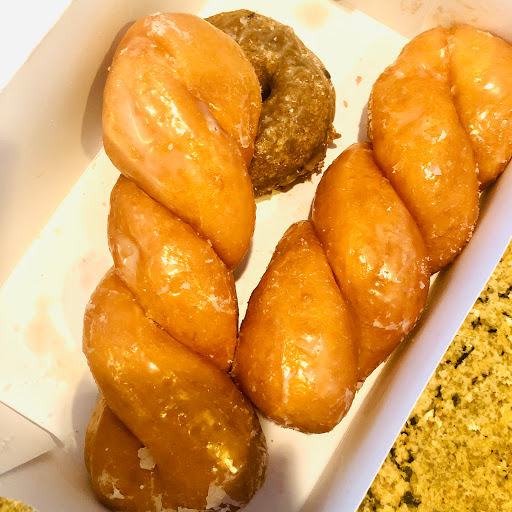 Donut Shop «Hole In One Donut 3», reviews and photos, 14406 N Florida Ave, Tampa, FL 33613, USA