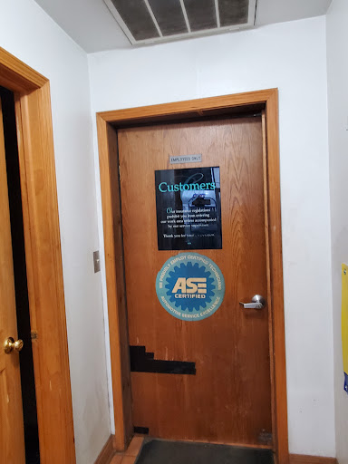 Auto Parts Store «Rhodes Auto & Truck Repair Inc.», reviews and photos, 8640 Sheridan Rd, Kenosha, WI 53143, USA