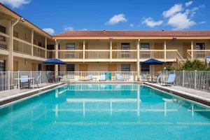 La Quinta Inn by Wyndham Fort Myers Central image