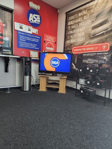 686 W Main St, Branford, CT 06405, USA