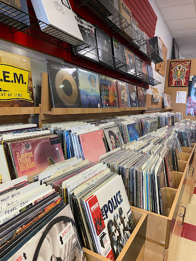 Book Store «Mojo Books & Records», reviews and photos, 2540 E Fowler Ave, Tampa, FL 33612, USA