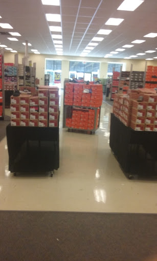 Shoe Store «Shoe Carnival», reviews and photos, 2153 N Harris Blvd, Layton, UT 84041, USA