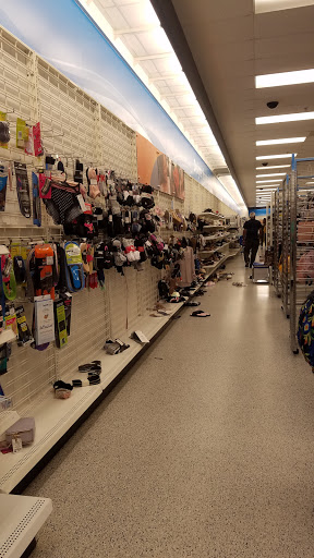 Clothing Store «Ross Dress for Less», reviews and photos, 1125 Woodruff Rd, Greenville, SC 29607, USA