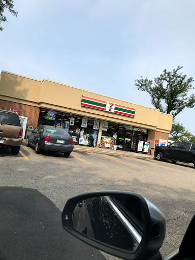 7-Eleven, 20502 Milwaukee Ave, Deerfield, IL 60015, USA, 