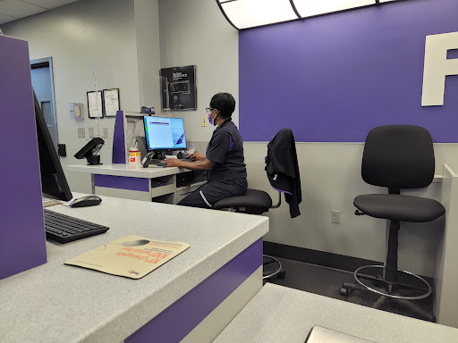 Shipping and Mailing Service «FedEx Ship Center», reviews and photos, 13500 EDS Dr, Herndon, VA 20171, USA