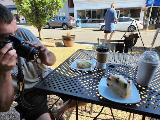 Restaurant «Main Street Daily Grind», reviews and photos, 215 E Main St, Front Royal, VA 22630, USA