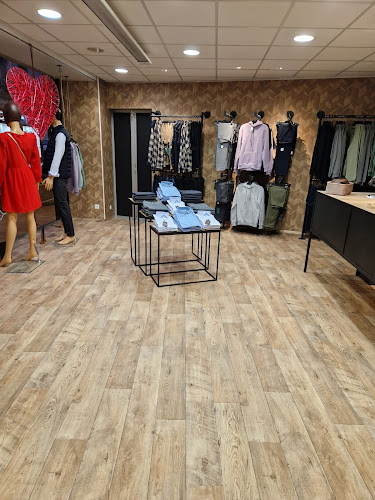 Magasin de vêtements Élégance H&F Guer