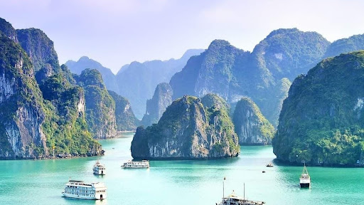 Halong Bay Cruise - Day and overnight package