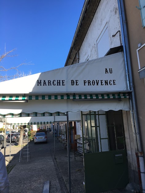 Au Marché de Provence à Pernes-les-Fontaines