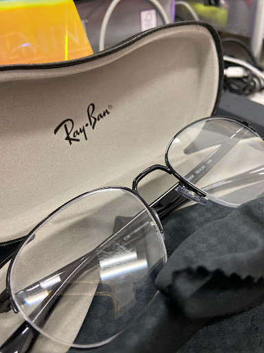 LensCrafters image